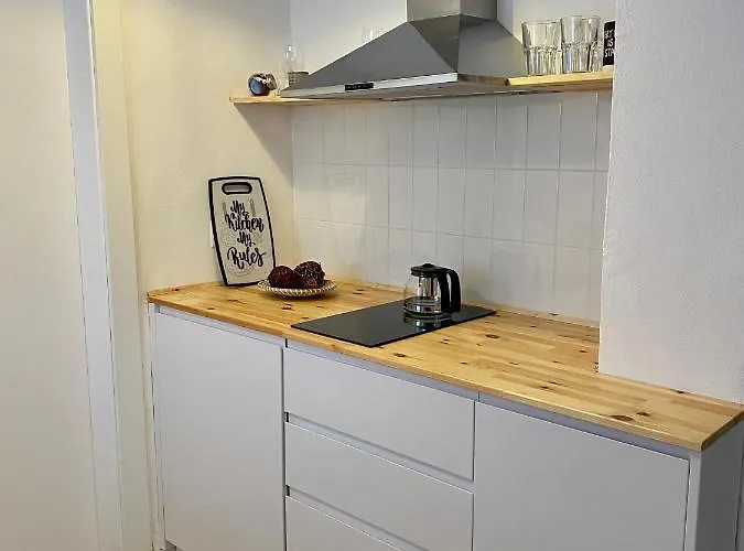 Lucas Oasis * Tirana